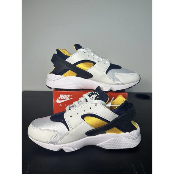Nike Air Huarache Michigan White Navy Blue Yellow Black DD1068-107 Men's 8.5 New - Picture 2 of 7